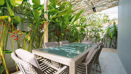 Himmapana Villa 2P Dining area