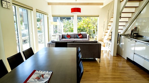 Hirafu House Shibumi Dining area