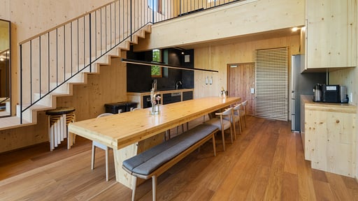 Hupni Chalet Dining area