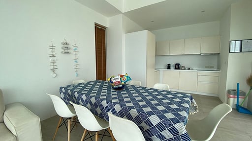 Idyllic V2 Villa Dining area