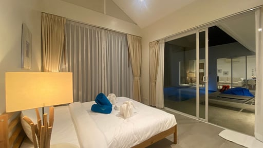 Idyllic V2 Villa Bedroom 3