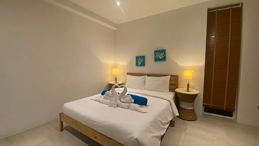 Idyllic V2 Villa Bedroom 1