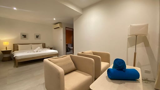 Idyllic V2 Villa Bedroom 1