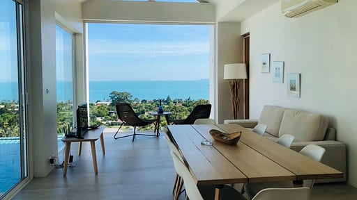 Idyllic V2 Villa Dining area