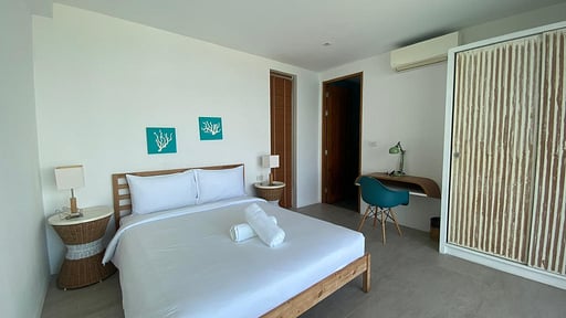 Idyllic V2 Villa Bedroom 1