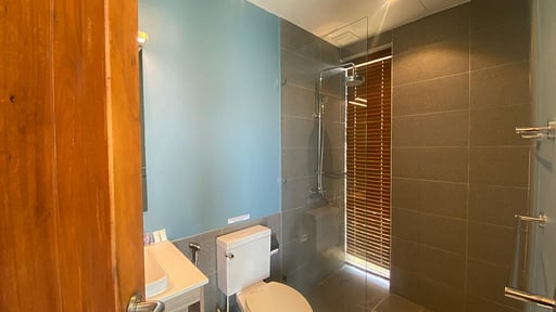 Idyllic V3 Villa Bedroom 1