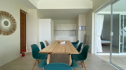 Idyllic V3 Villa Dining area