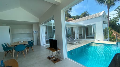 Idyllic V3 Villa Dining area