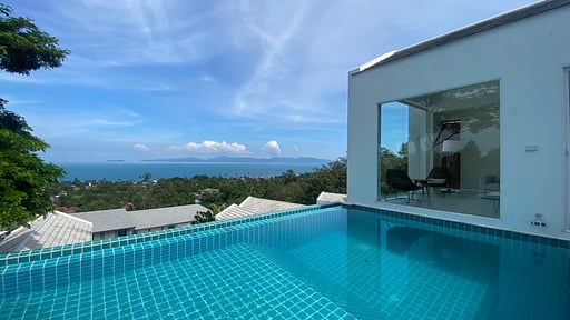 Idyllic V3 Villa Swimming pool