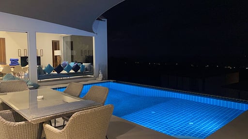 Villa Idyllic V5 Dining area