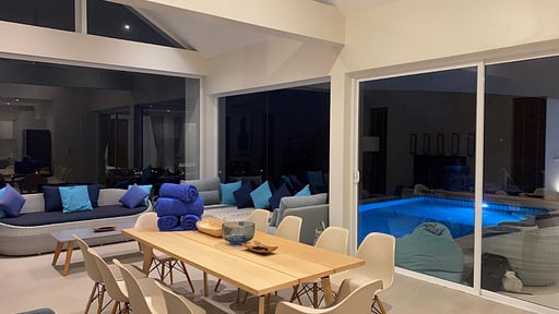 Villa Idyllic V5 Dining area