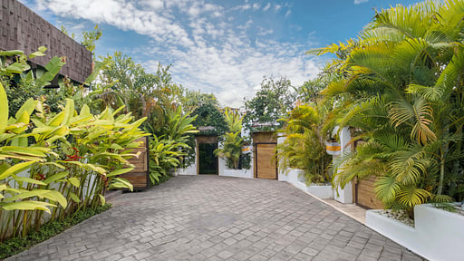 Villa Illetas Finca Parking areas