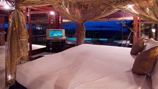 Villa Indah Manis - Bulan Madu Bedroom 1