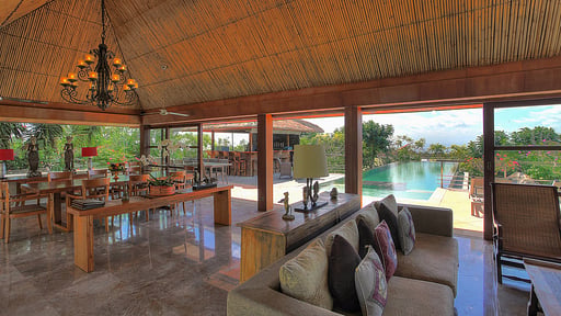 Villa Indah Manis Dining area