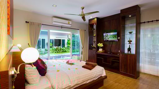 Irawan House Спальня 1