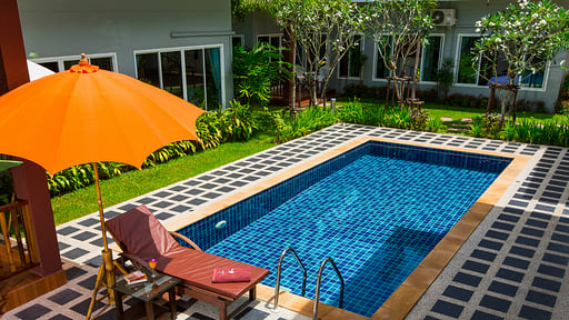 Irawan House Бассейн