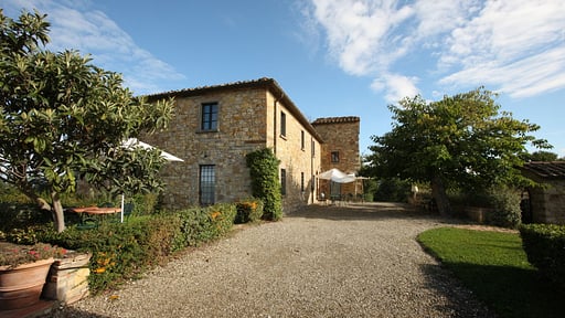 Iride Apartment Surroundings