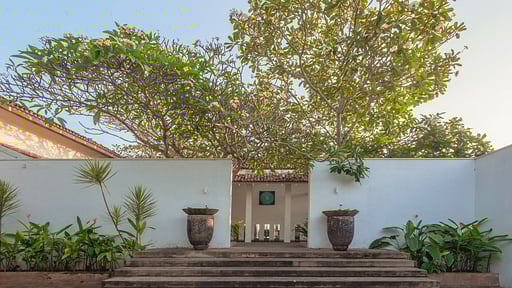 Ishq Talpe Villa Others