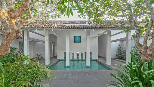 Ishq Talpe Villa Others