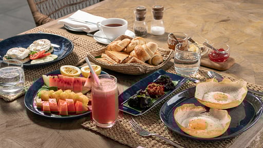 Ishq Talpe Villa Others