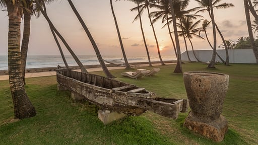 Ishq Talpe Villa Others