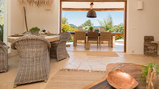 Villa Islamorada Dining area