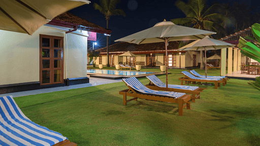 Ivy Beach Villa Garden