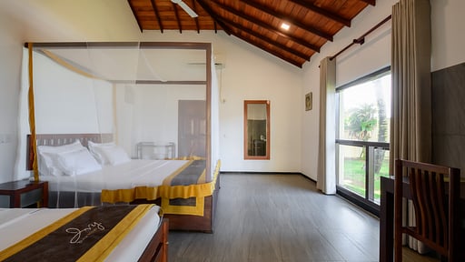 Ivy Beach Villa Bedroom 9