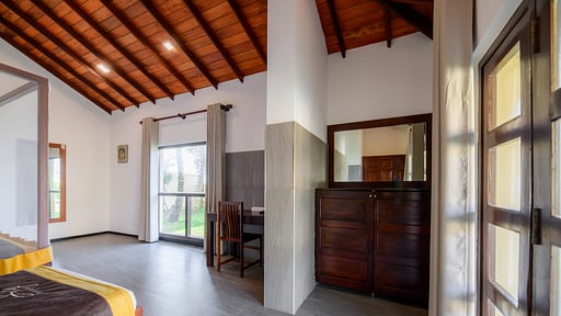 Ivy Beach Villa Bedroom 9