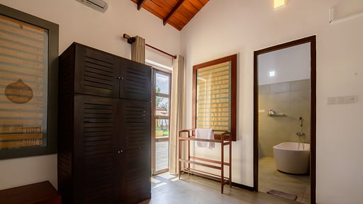 Ivy Beach Villa Bedroom 5