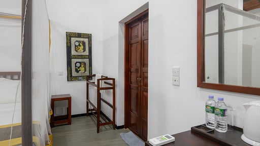 Ivy Beach Villa Bedroom 6