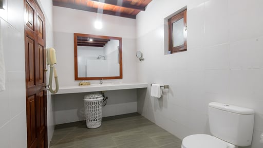 Ivy Beach Villa Bedroom 6