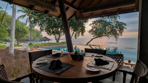 Jeeva Klui Akasha Villa Dining area