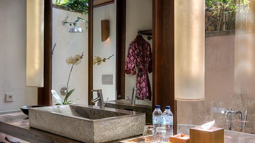 Jeeva Klui Amra Pool Villa Bedroom 1