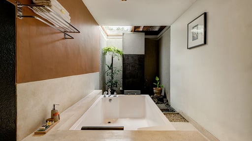 Jerami Royal Pool Villa 3 Bedroom 1