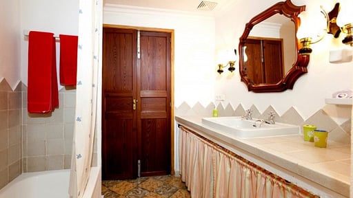 Jesus Townhouse Bedroom 1