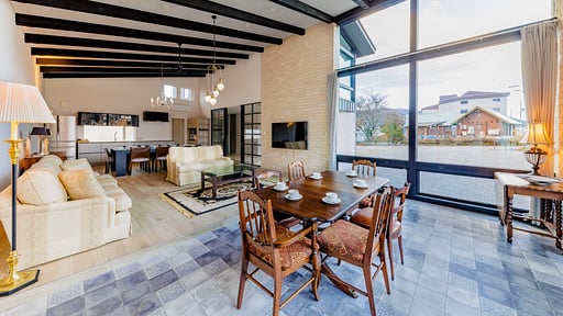 Jolie Maison Chalet Dining area 1