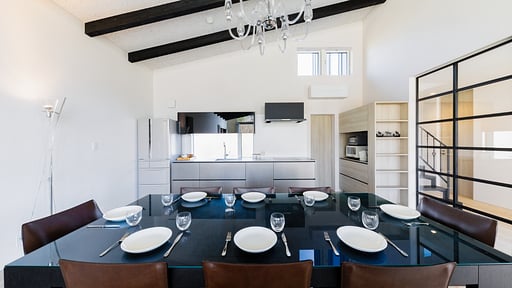 Jolie Maison Chalet Dining area 2