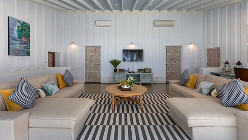 Kalim Beach House Wohnbereich