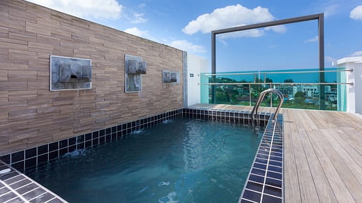 Kamala Regent Penthouse Swimming pool