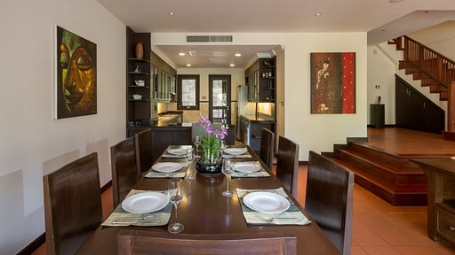 Kanika Residence 2 Обеденная зона
