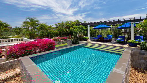 Kanika Residence Penthouse Swimming pool 1