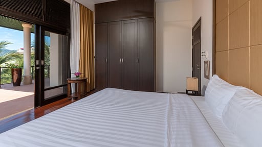 Kanika Residence Penthouse Bedroom 2