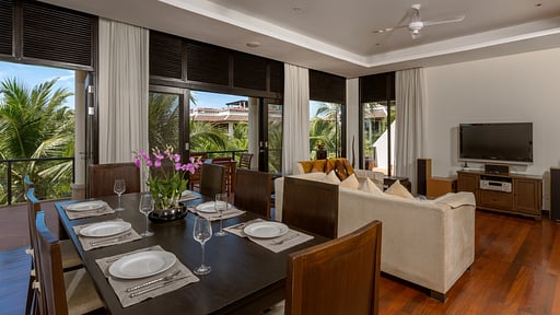 Kanika Residence Penthouse Dining area