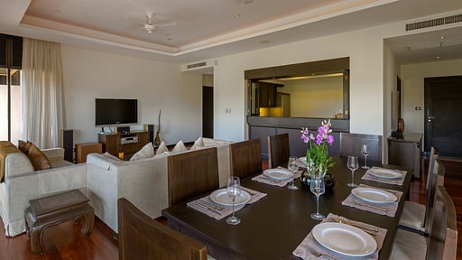 Kanika Residence Penthouse Dining area