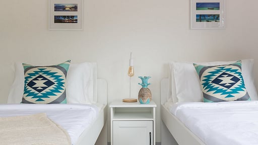 Karibu Beach House Спальня 3