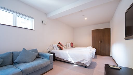 Kashi Lodge Bedroom 1