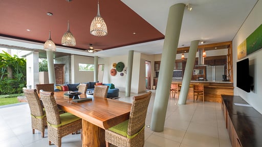 The Kasih Villa Tiga Dining area