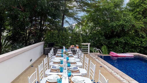 Katamanda Tropical View Villa B3 Обеденная зона