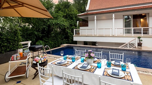 Katamanda Tropical View Villa B3 Обеденная зона